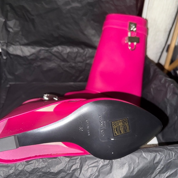 GIVENCHY - Picture 6 of 7